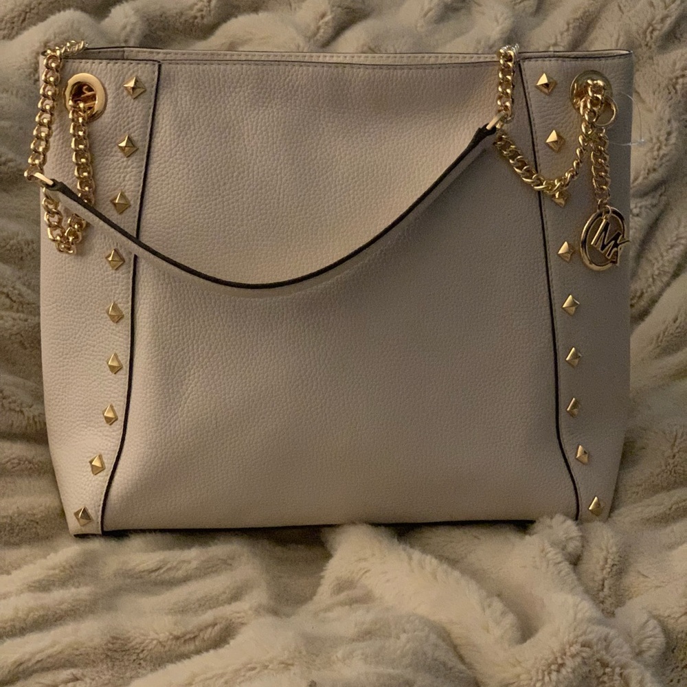Michael Kors- Kathy large studded satchel NWT 💕